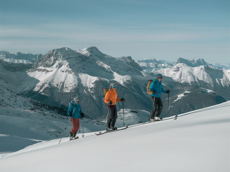 Le renouveau du ski de rando : à la conquête des sommets en toute liberté